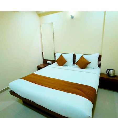 Sai Srushti By Neem Square Hotel Shirdi Exterior foto