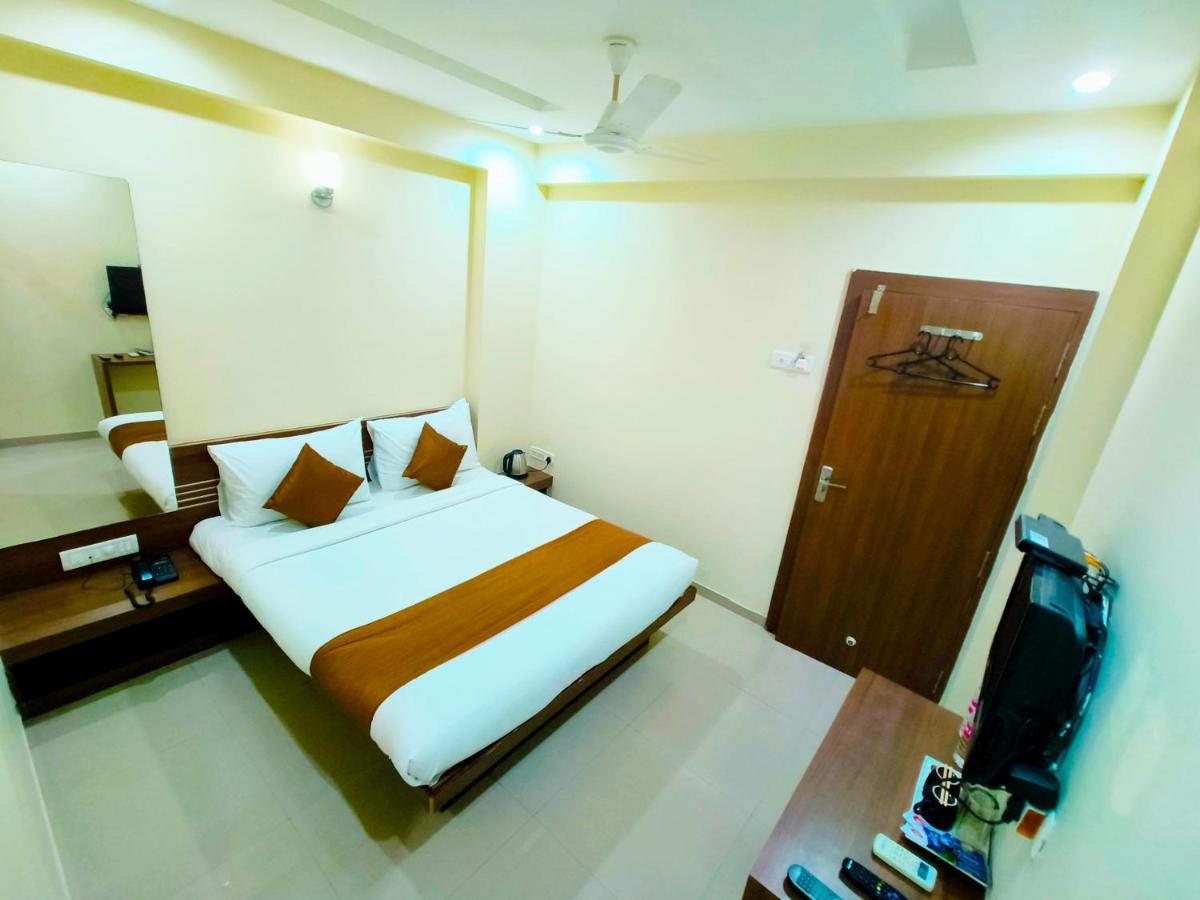 Sai Srushti By Neem Square Hotel Shirdi Exterior foto