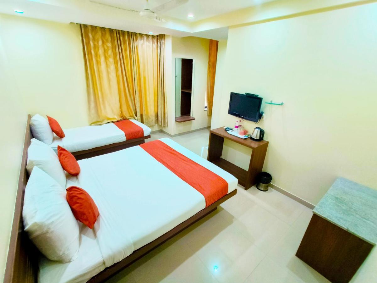 Sai Srushti By Neem Square Hotel Shirdi Exterior foto