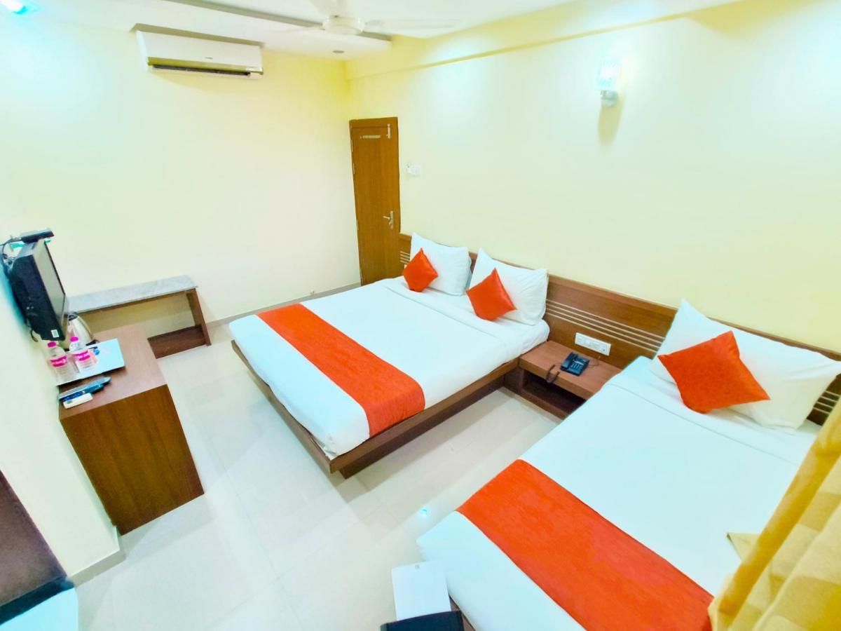 Sai Srushti By Neem Square Hotel Shirdi Exterior foto