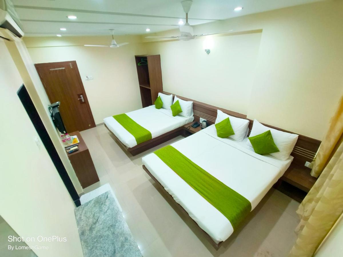 Sai Srushti By Neem Square Hotel Shirdi Exterior foto