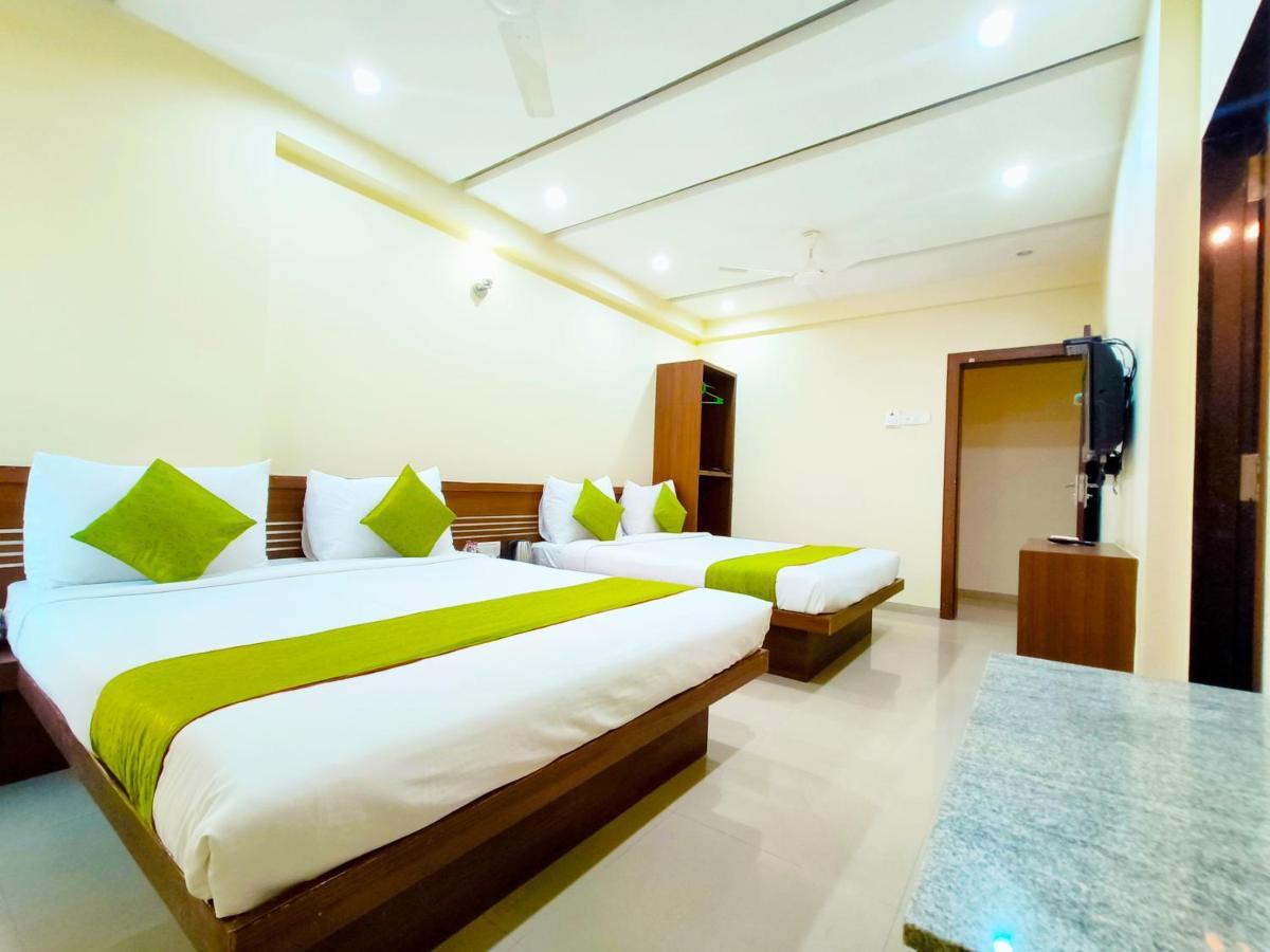 Sai Srushti By Neem Square Hotel Shirdi Exterior foto