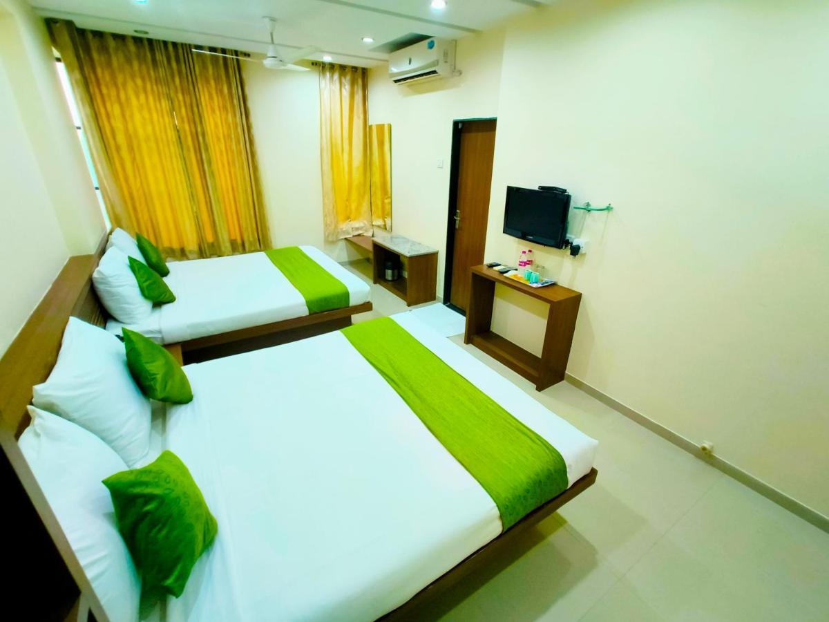 Sai Srushti By Neem Square Hotel Shirdi Exterior foto