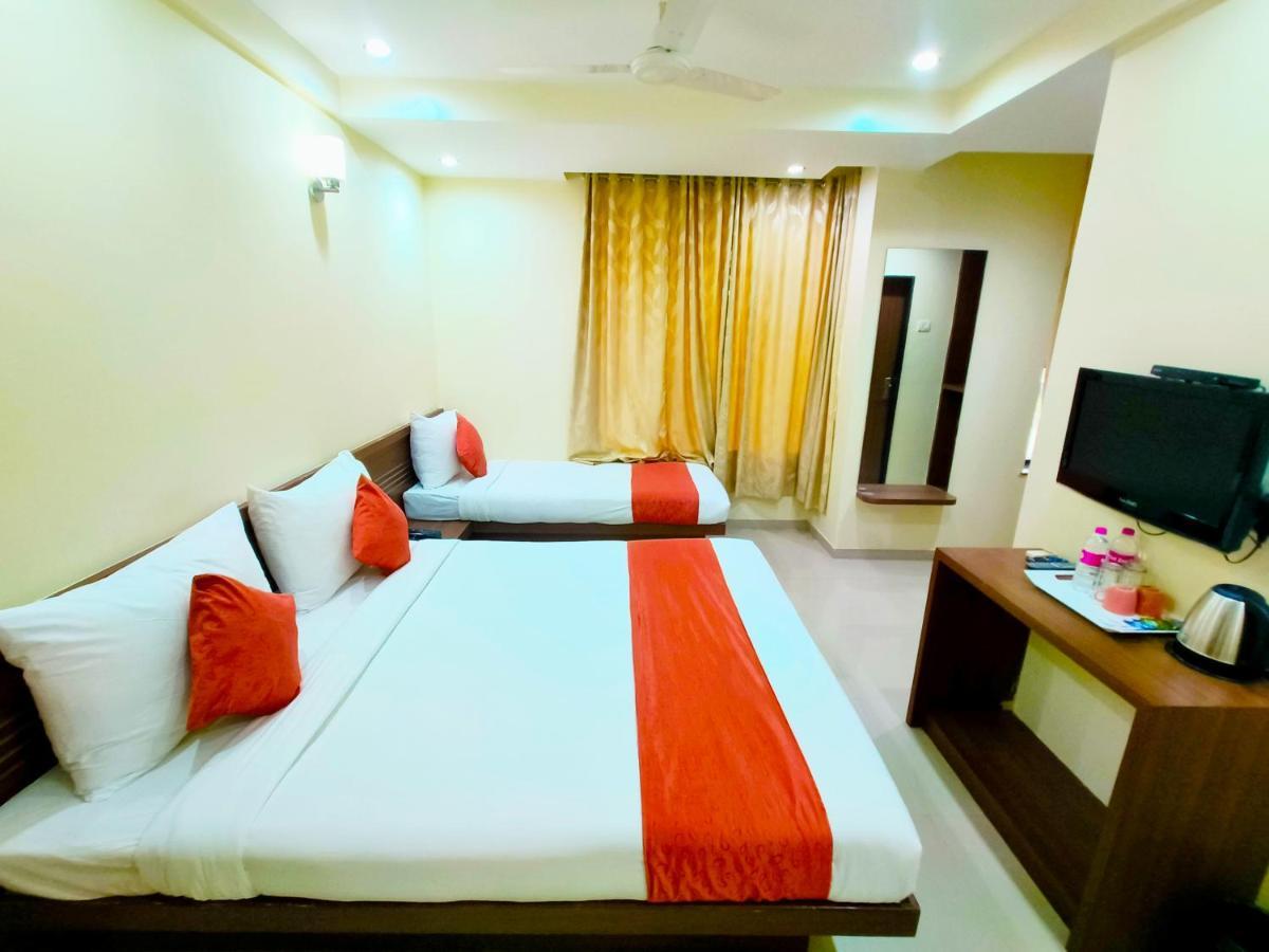 Sai Srushti By Neem Square Hotel Shirdi Exterior foto