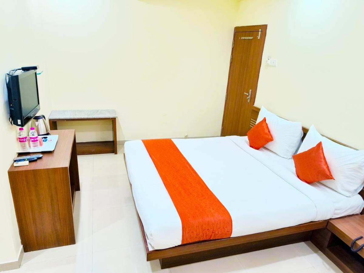 Sai Srushti By Neem Square Hotel Shirdi Exterior foto