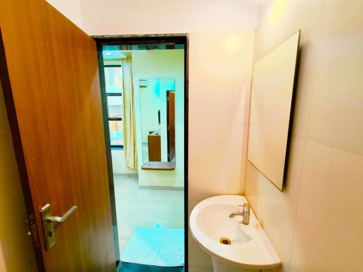 Sai Srushti By Neem Square Hotel Shirdi Exterior foto
