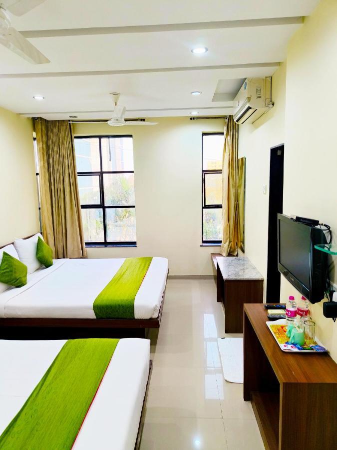 Sai Srushti By Neem Square Hotel Shirdi Exterior foto